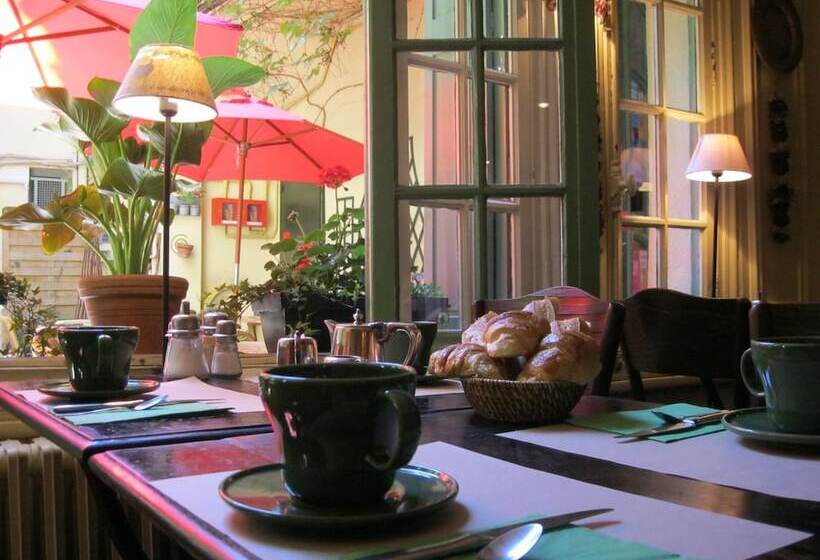 Отель Le Vieux Carre