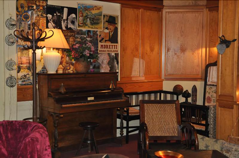 Отель Le Vieux Carre