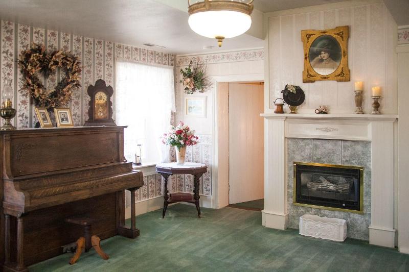 호텔 Lizzie's Heritage Inn