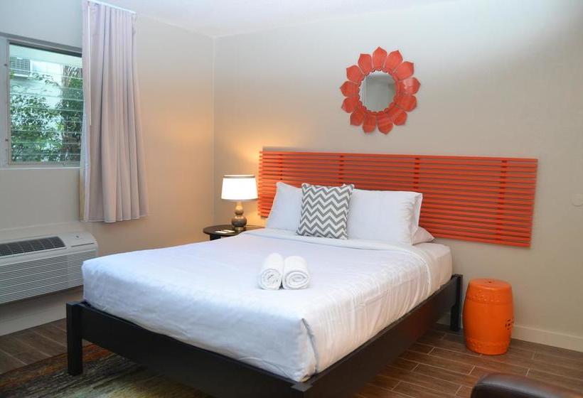 호텔 Lush Royale a North Beach Village Resort - Gay Men Only