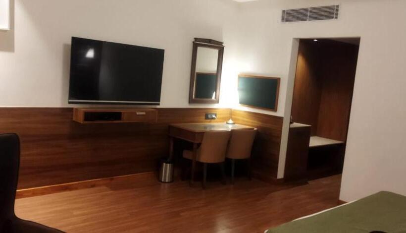 호텔 Midtown Grand