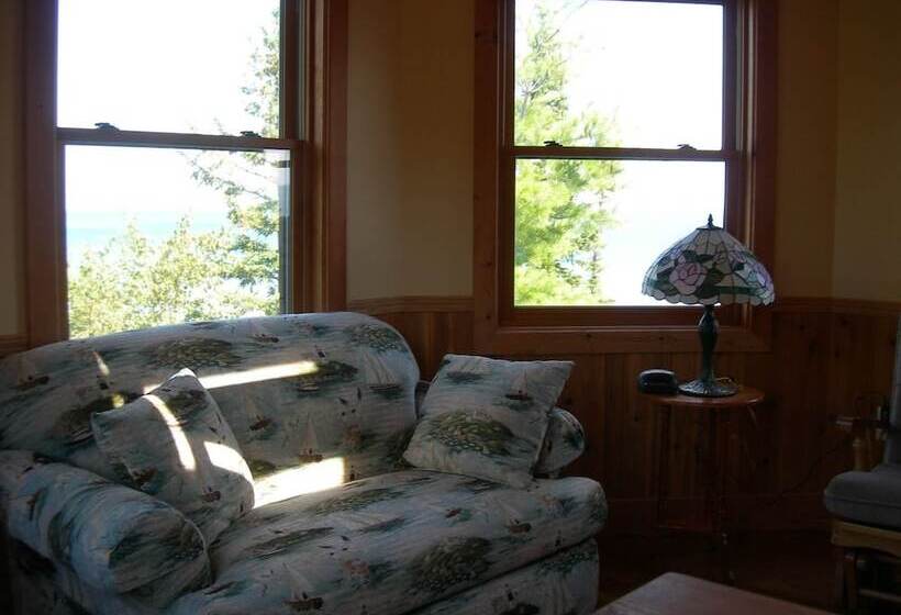 Отель Ninemile Point B&b Inn