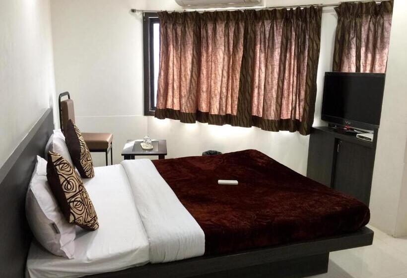 Отель Nova Cross Road