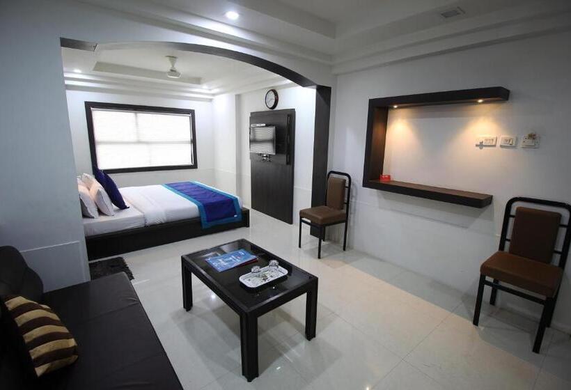 Отель Nova Cross Road