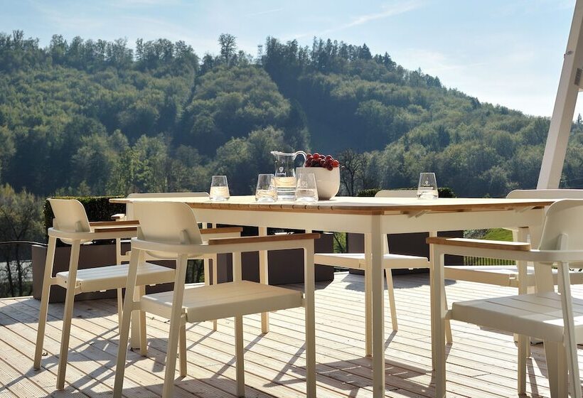 هتل Oranda Village