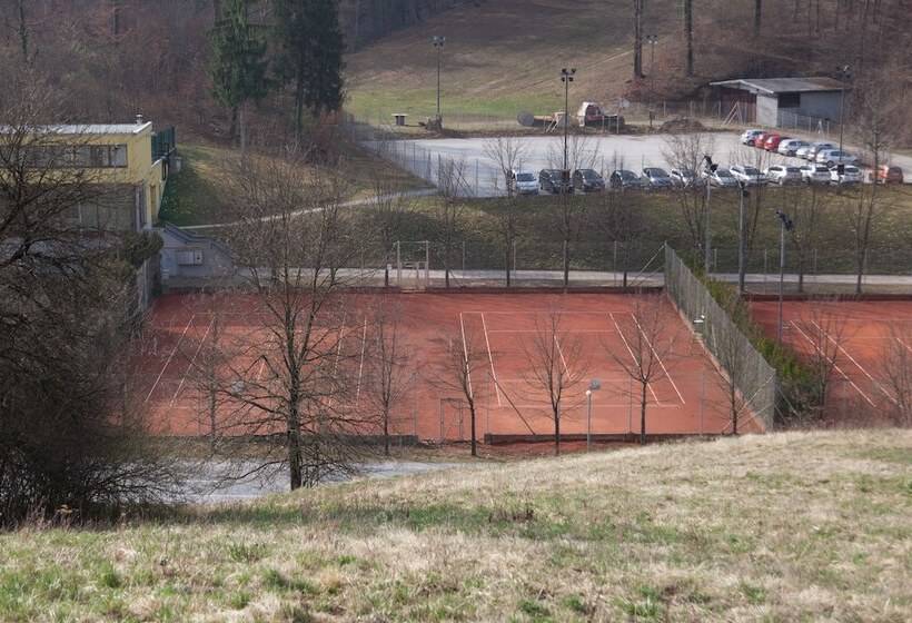 هتل Oranda Village