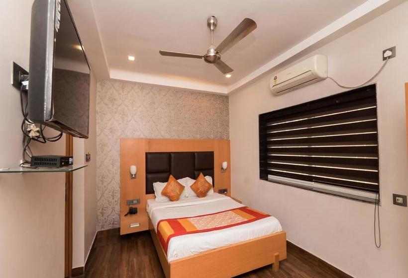 בית מלון כפרי Oyo 3363 Near Sarat Bose Road