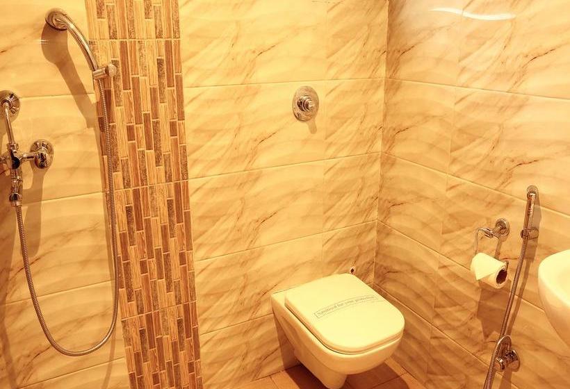 בית מלון כפרי Oyo 3363 Near Sarat Bose Road