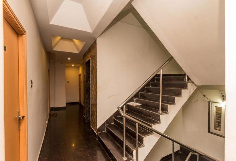 בית מלון כפרי Oyo 3363 Near Sarat Bose Road