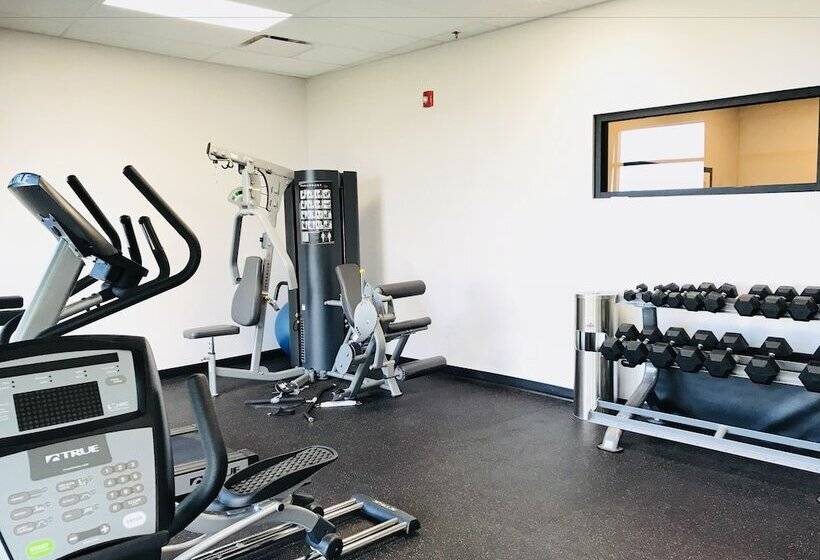 فندق Park Inn By Radisson Edmonton Airport