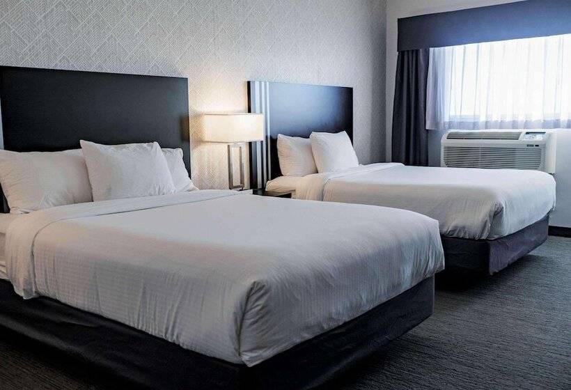 هتل Park Inn By Radisson Edmonton Airport