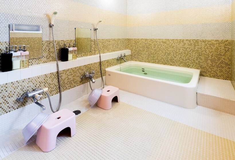 בית מלון כפרי Pension Nugget Inn