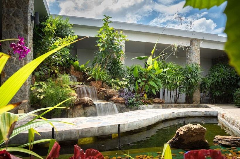 호텔 Pumeria Resort Phuket