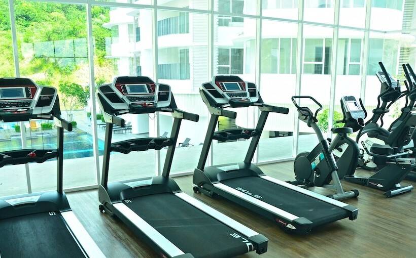 Отель Sri Beverly Hills Near Klia & Klia2 & F1