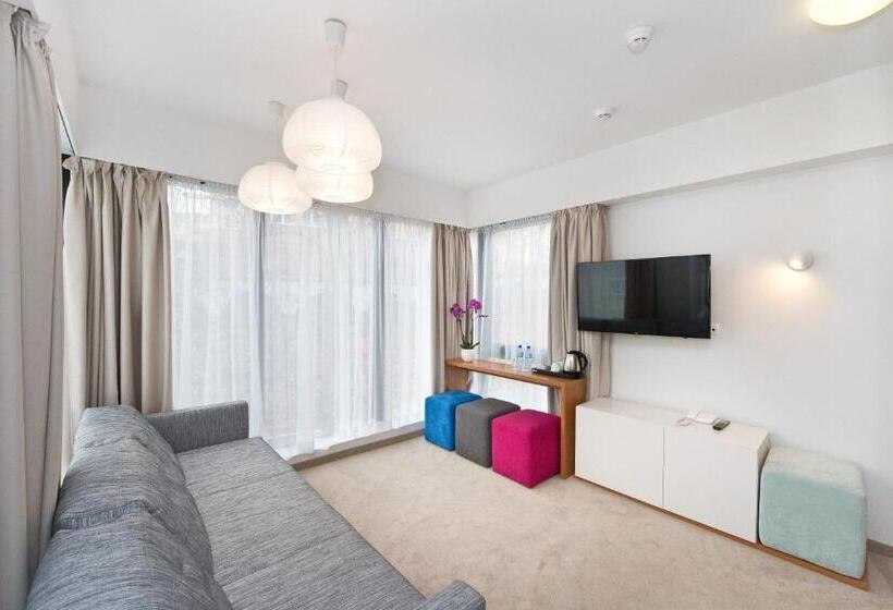 هتل Villa 21 By Victus