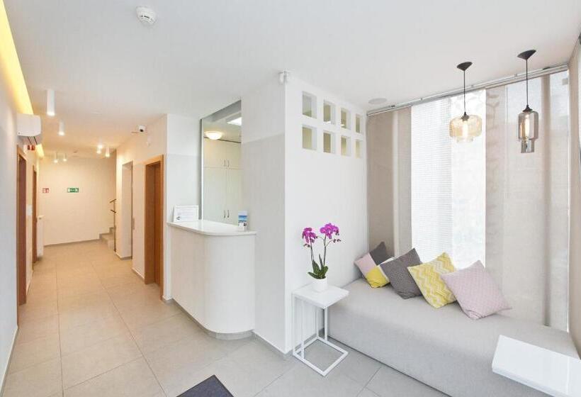 هتل Villa 21 By Victus