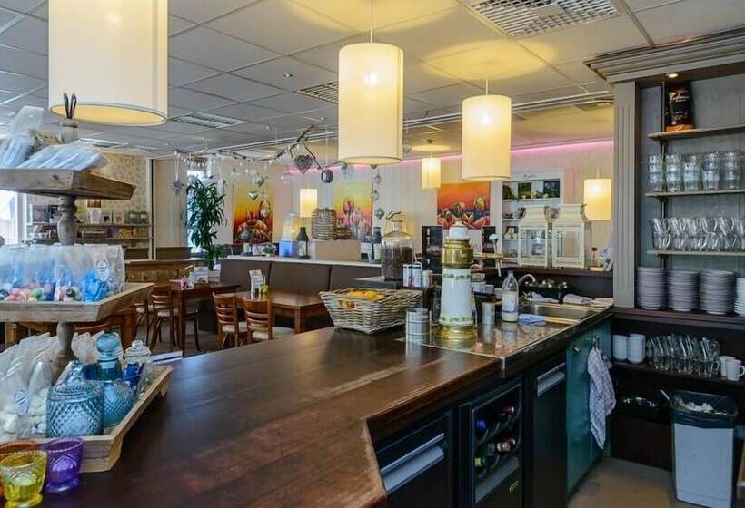 בית מלון כפרי Villa Flora