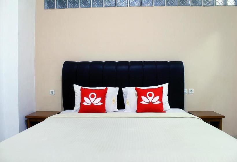 בית מלון כפרי Zen Rooms Lengkong Besar