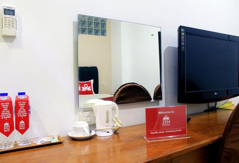 בית מלון כפרי Zen Rooms Lengkong Besar