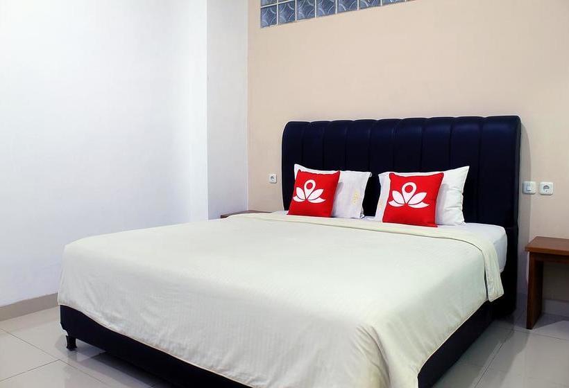 בית מלון כפרי Zen Rooms Lengkong Besar