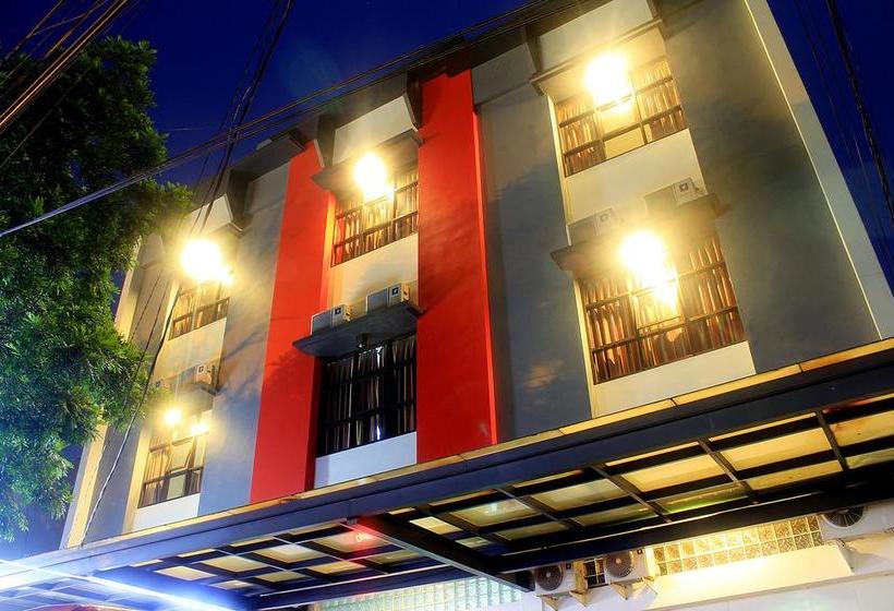 בית מלון כפרי Zen Rooms Lengkong Besar