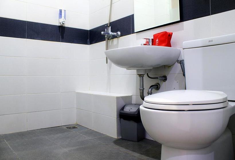 בית מלון כפרי Zen Rooms Lengkong Besar