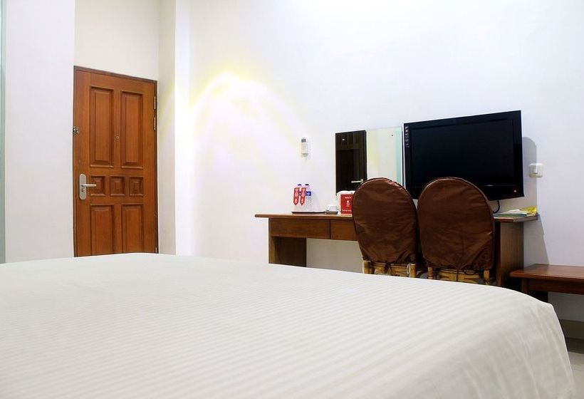 בית מלון כפרי Zen Rooms Lengkong Besar