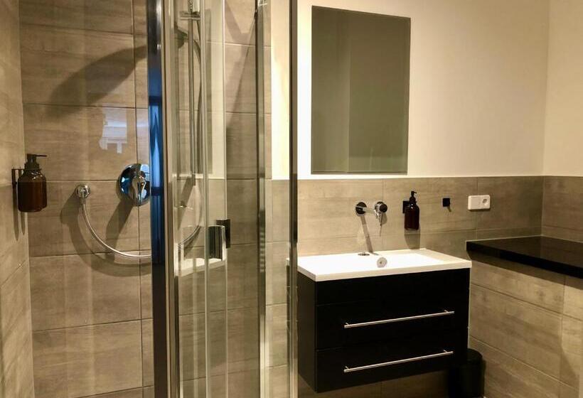 בית מלון כפרי Zur Linde Dein Self Check In