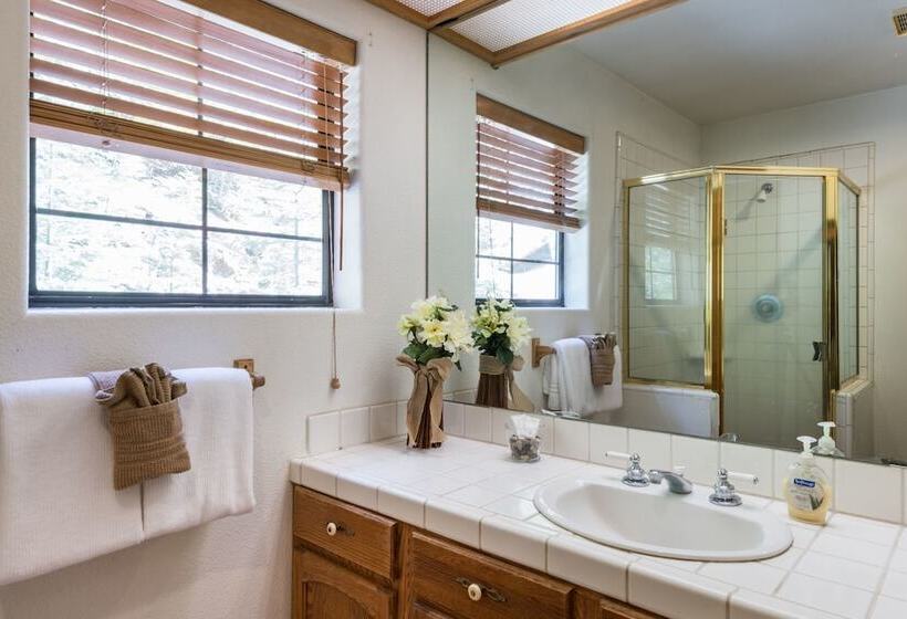 Inside Yosemite Mountain Beauty