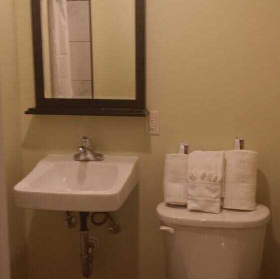 فندق على الطريق Travel Inn