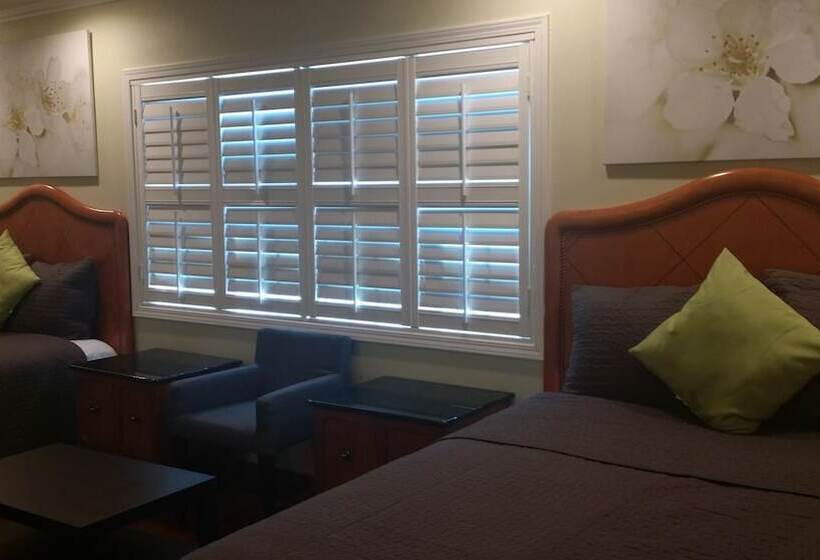 فندق على الطريق Travel Inn