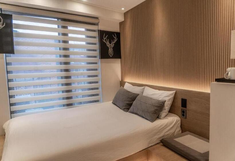 펜션 Myeongdong Artmonstay