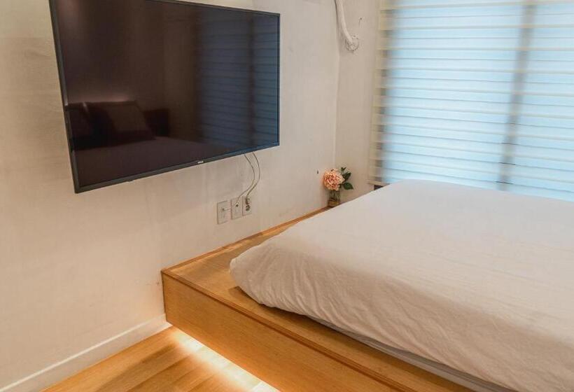 펜션 Myeongdong Artmonstay