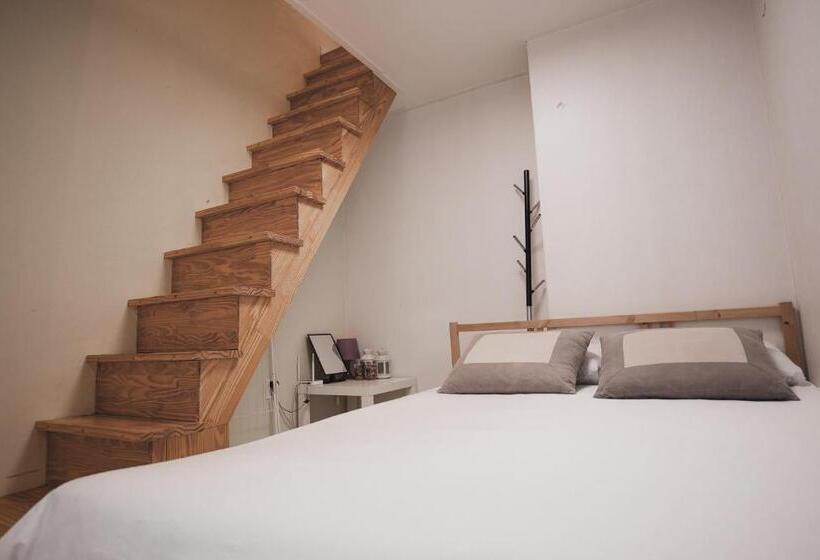 펜션 Myeongdong Artmonstay