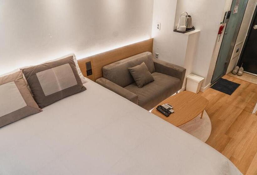 펜션 Myeongdong Artmonstay