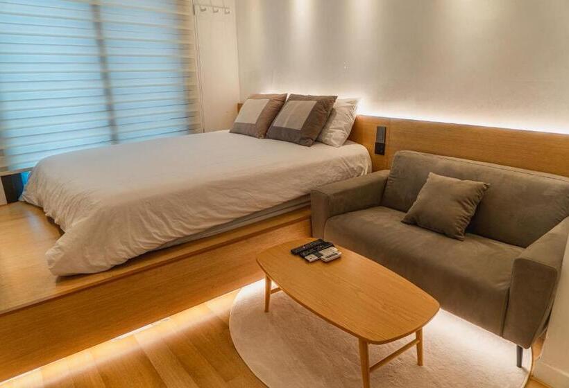 펜션 Myeongdong Artmonstay