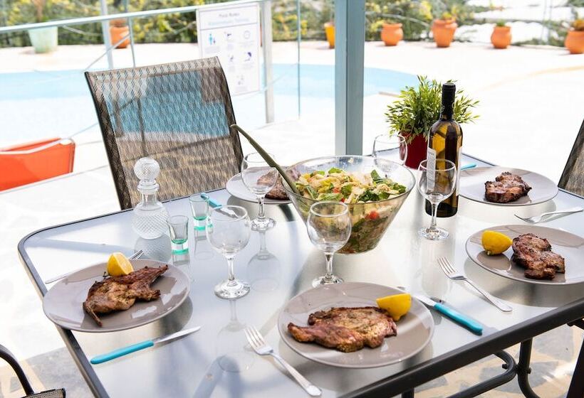 Sarakinas Residences