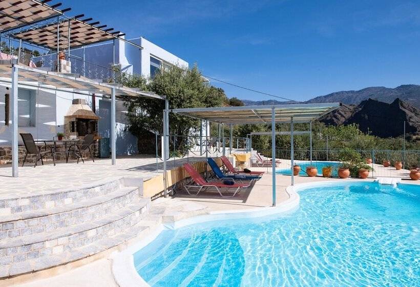 Sarakinas Residences