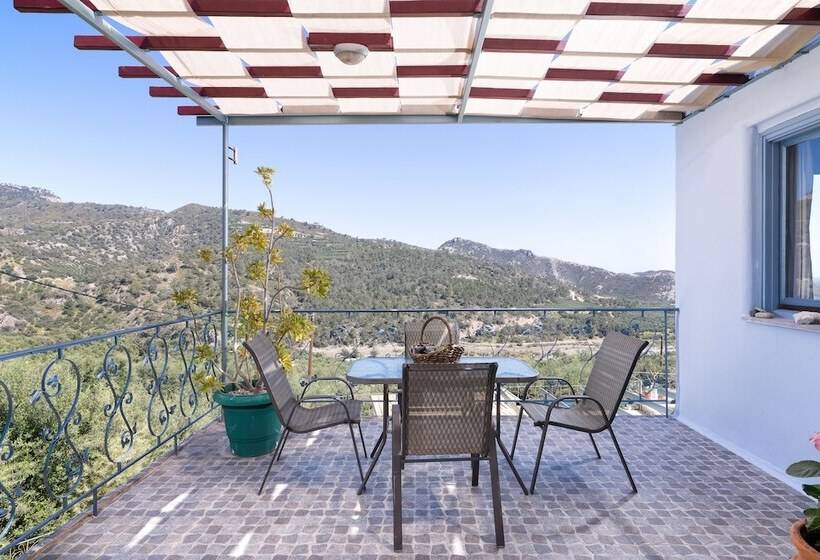 Sarakinas Residences