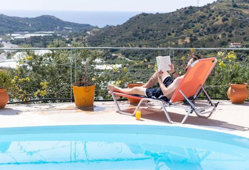 Sarakinas Residences