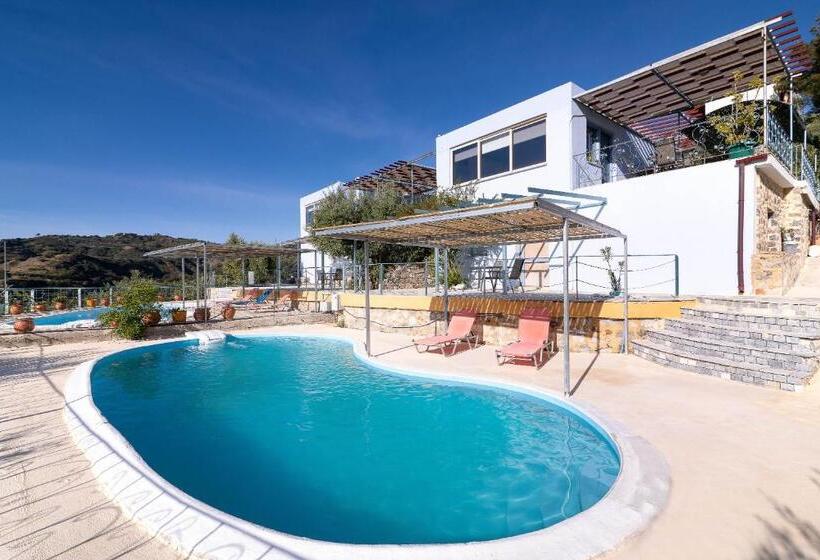 Sarakinas Residences