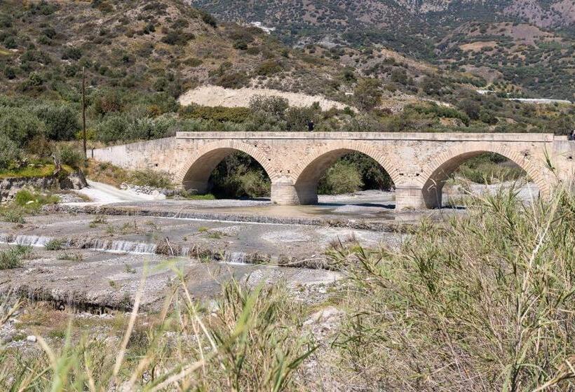 Sarakinas Residences