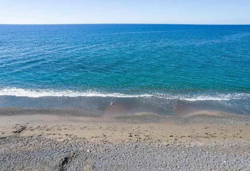 Sarakinas Residences