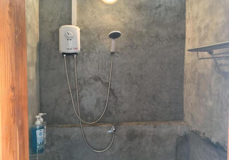 Sook Cafe And Youth Hostel