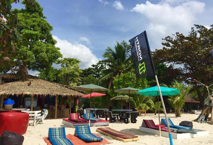 Dancing Elephant Beach Club Hostel