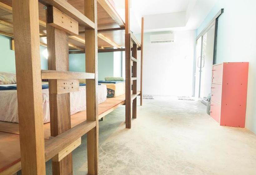 Dancing Elephant Beach Club Hostel