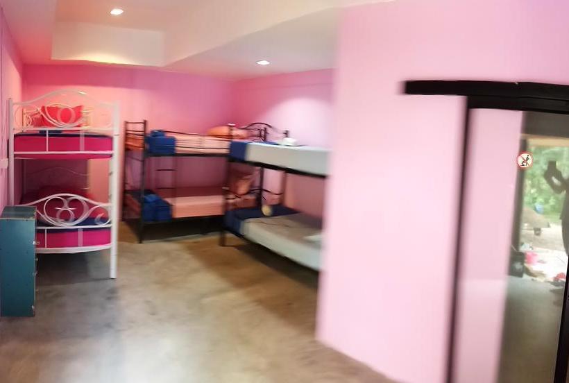 Dancing Elephant Beach Club Hostel