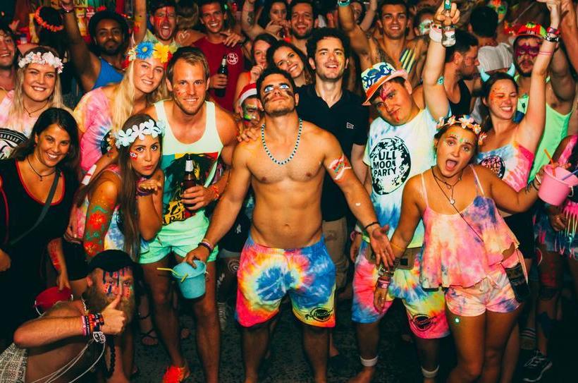 Dancing Elephant Beach Club Hostel