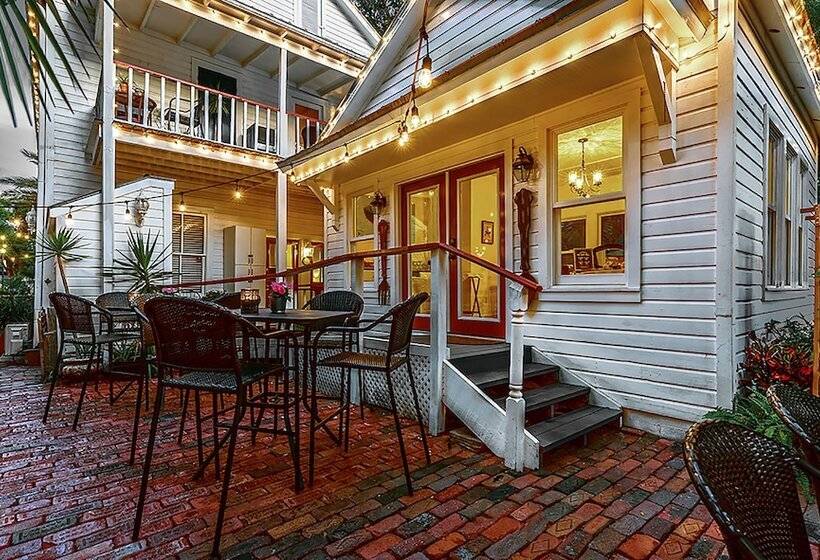 مبيت وإفطار 44 Spanish Street Inn   Adults Only