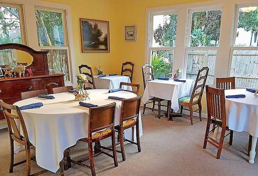 مبيت وإفطار 44 Spanish Street Inn   Adults Only